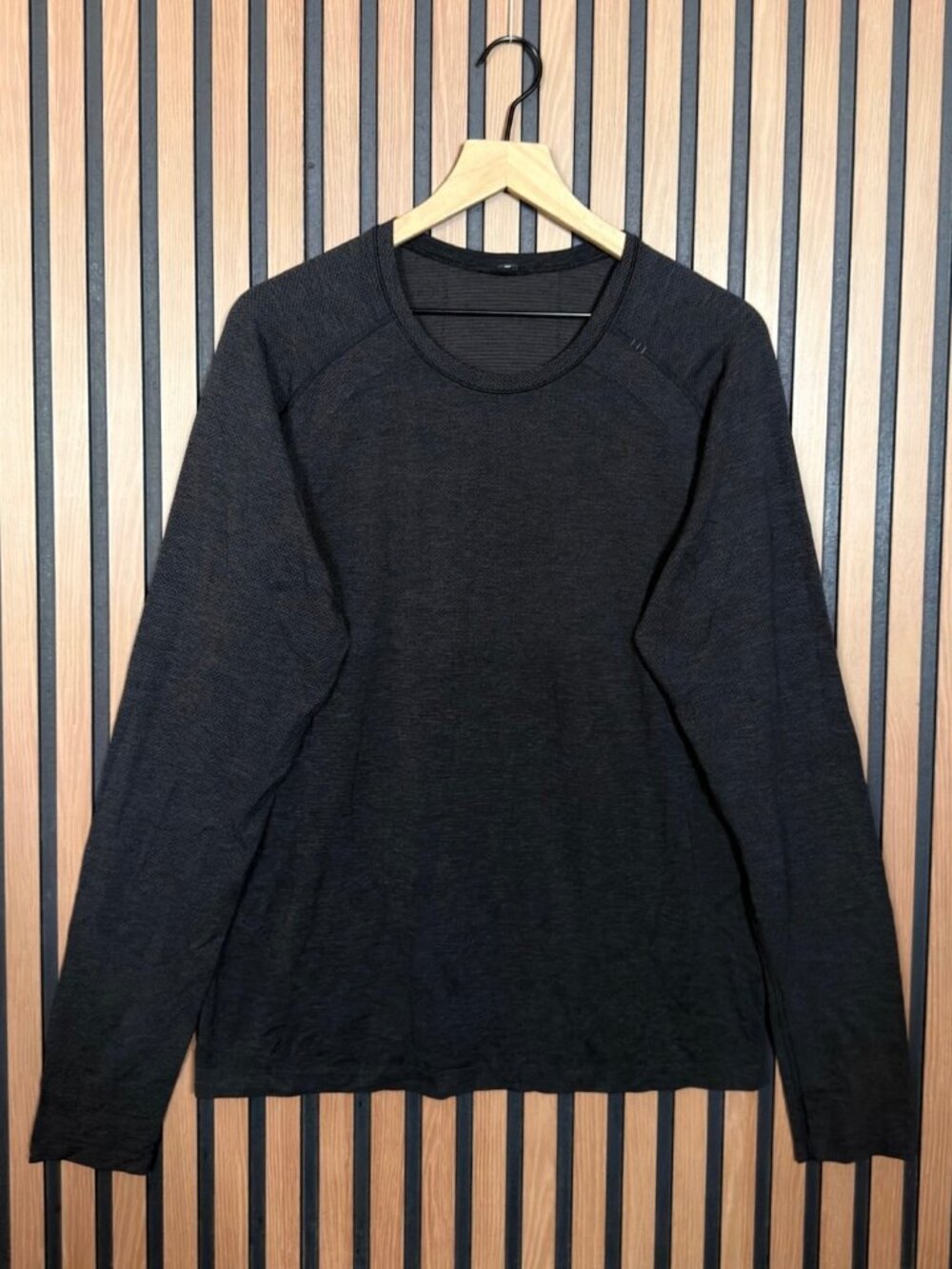 Lululemon Sweatshirt Large Mens Black Gray Metal Vent Tech Long Sleeve Athletic